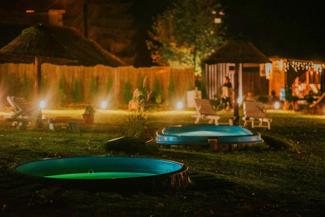 Aloha Glamp - Okragle Domki Przy Rzece - Balia I Sauna - Energylandia Zagornik Exterior foto