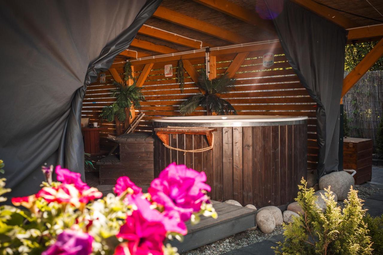 Aloha Glamp - Okragle Domki Przy Rzece - Balia I Sauna - Energylandia Zagornik Exterior foto
