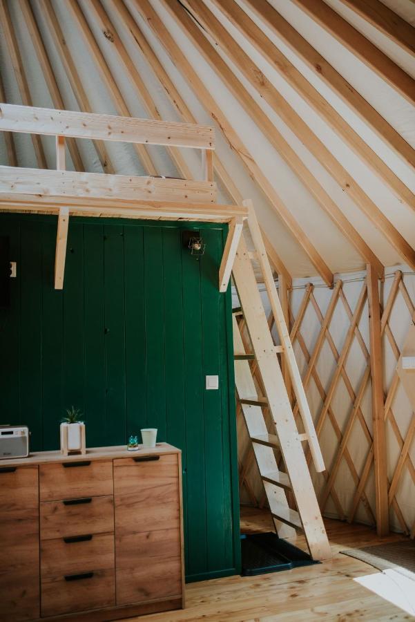 Aloha Glamp - Okragle Domki Przy Rzece - Balia I Sauna - Energylandia Zagornik Exterior foto