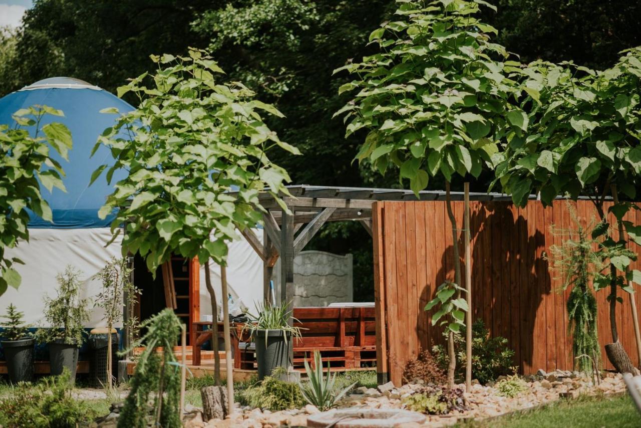 Aloha Glamp - Okragle Domki Przy Rzece - Balia I Sauna - Energylandia Zagornik Exterior foto